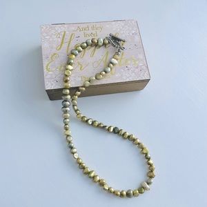 💚 Faux Green Pearl Necklace 💚